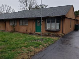 3045 Arrowhead Dr, Lexington, KY 40503