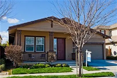 351 Hatheway St photo 1