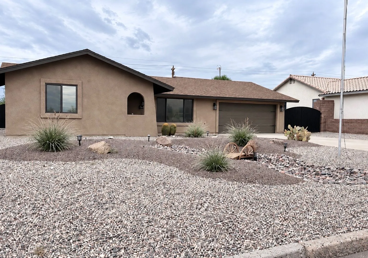 2 Bedrooms | 2 Full Bathrooms | Approx. 1,150 Sq. Ft. | Boat-Deep A/C Garage | RV/Boat Parking + ... — Photo 3