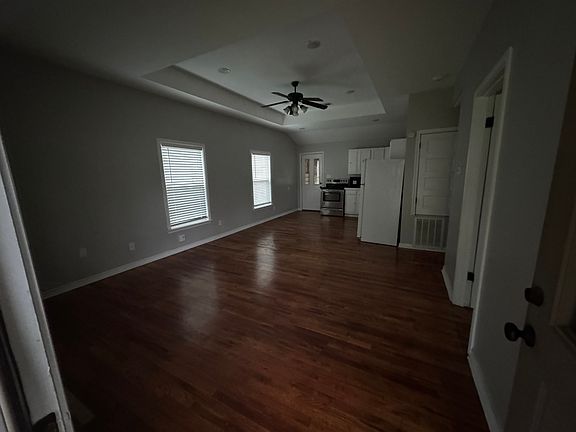 2nd image of 701 W North Ave