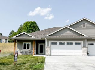 716 Oak Ridge Dr, Glenwood, IA 51534