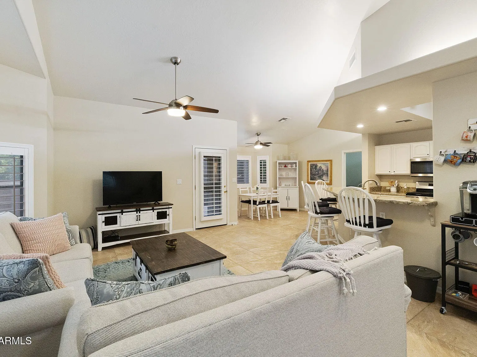 2 bed, 2.0 bath, 1612 sqft, $3,500 — Photo 3