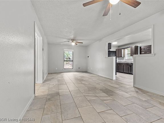 4th image of 1023 Chelsie Ln