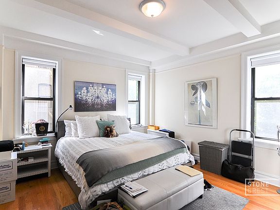 4th image of 412 W 110th St APT 33
