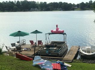 897 N Lakeshore Dr, Louisa, VA 23093