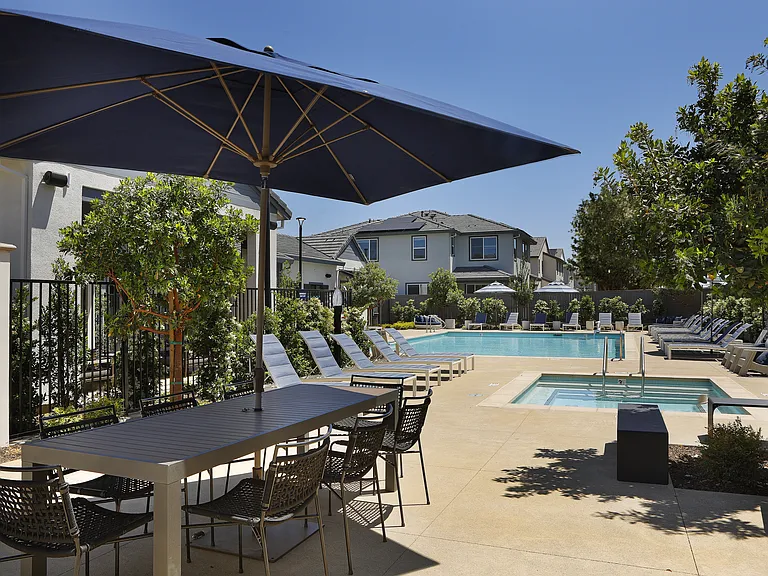 Escala at Stanford Crossing — Photo 19