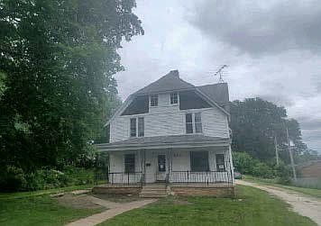 1st image of 221 N Broadway St
