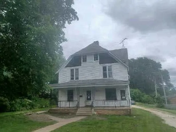 221 N Broadway St, Spring Valley, MN 55975
