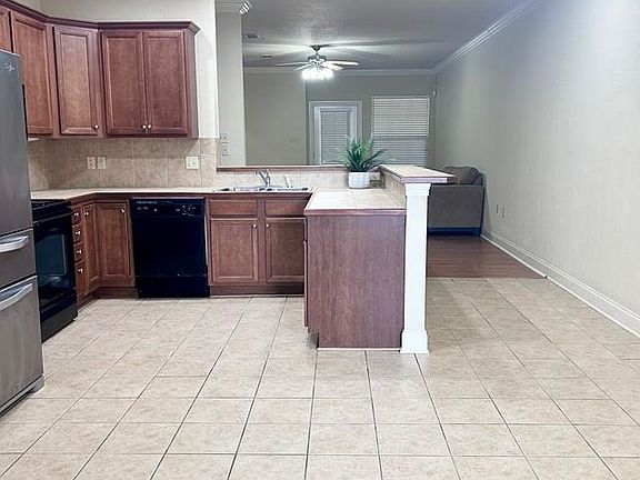 4th image of 4848 Windsor Village Dr APT 63
