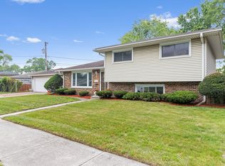 15240 Woodlawn Ave, Dolton, IL 60419