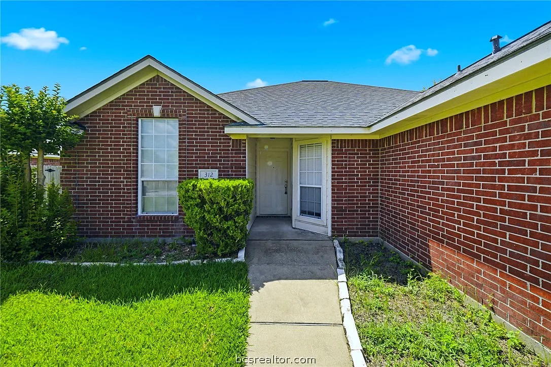 4 bed, 1473 sqft, $1,950 — Photo 3