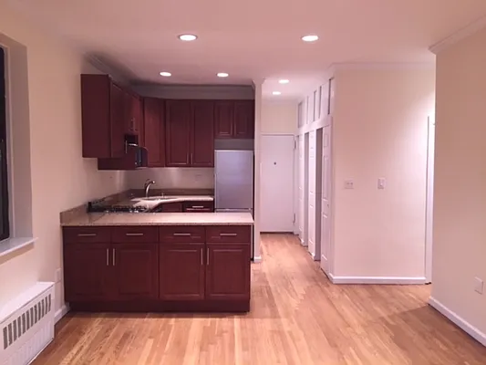 Rented by Prospect Equities Real Estate Corp | media 9