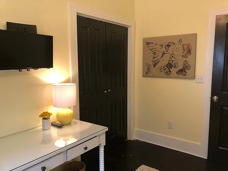 1 bed, 1.0 bath, 150 sqft, $895 — Photo 3