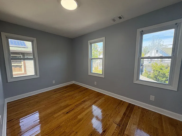 1224 Monroe Ave — Photo 7