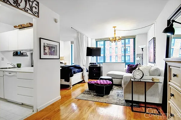 Rented by City Connections Realty | media 24