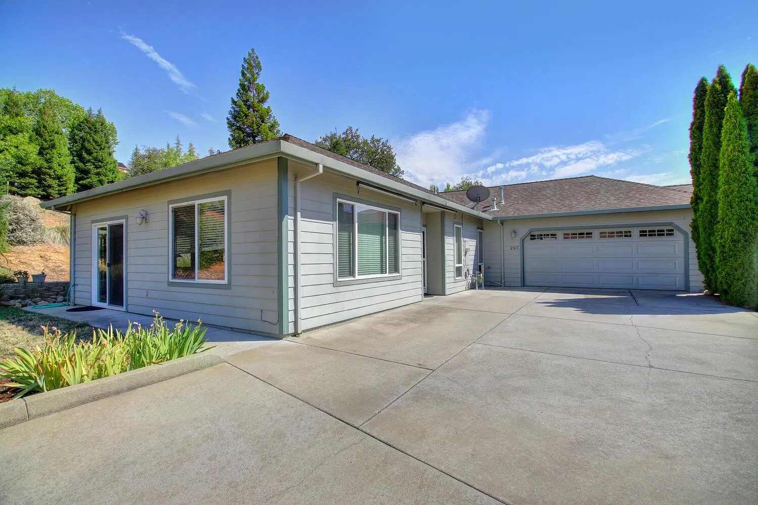 Beautiful and spacious 3 bdrm, 2 bth in Sutter Creek!! — Photo 2