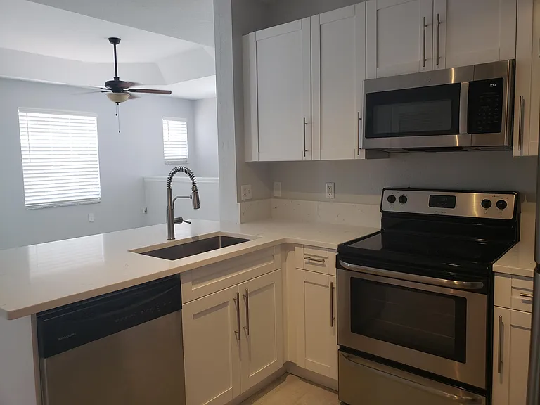 1005 Belmont Pl #1005 — Photo 6