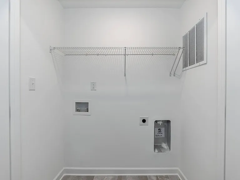737 Grover Ln — Photo 16