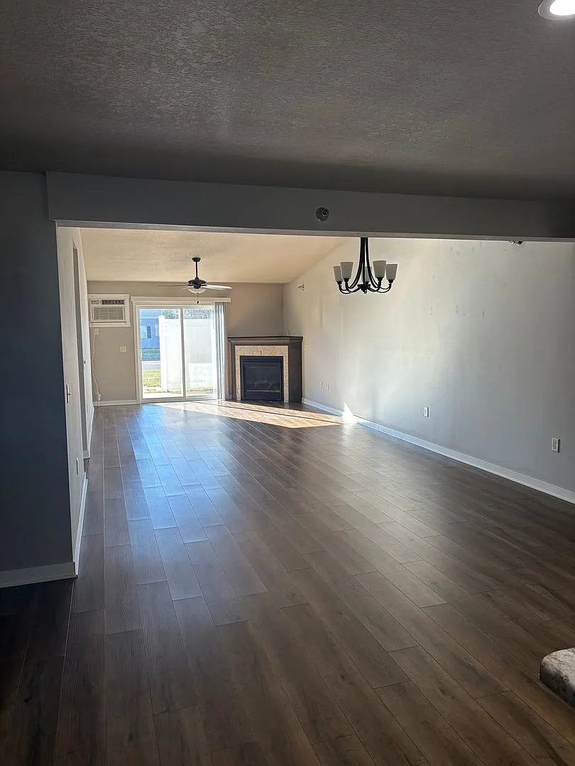203 N Camelot Ln - Moon Lake 10 Units — Photo 4