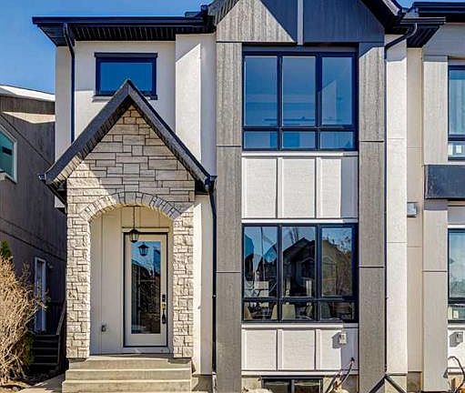 2nd image of 2620 W 30th St SW