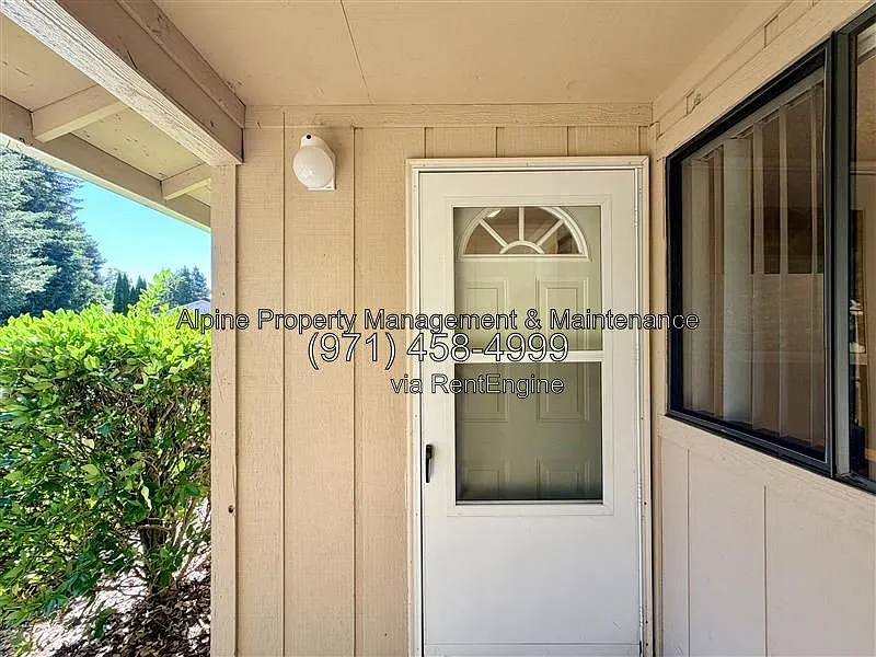 3 bed, 2.0 bath, 980 sqft, $1,545 — Photo 3