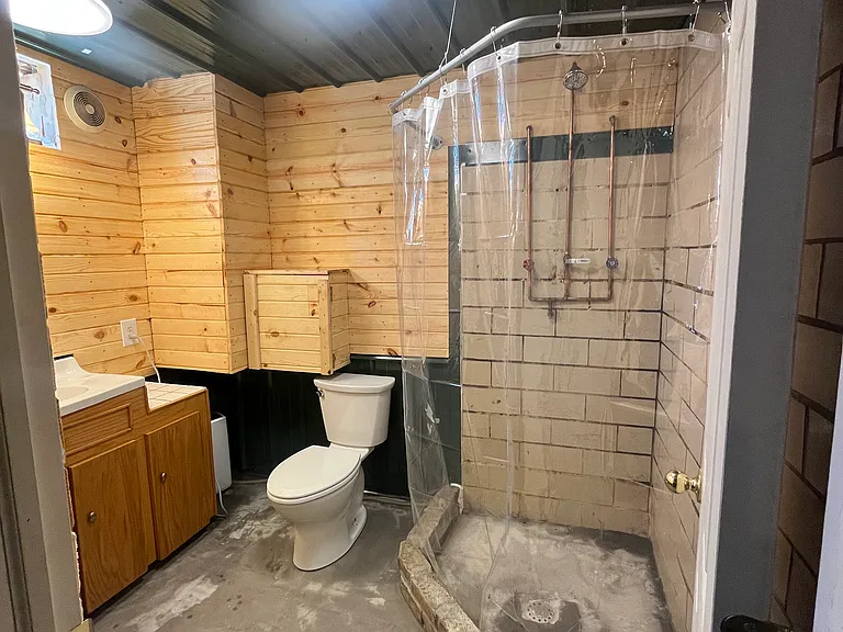 406 Flora St — Photo 9
