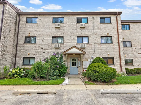 522 E Spruce Dr APT 1B, Palatine, IL 60074