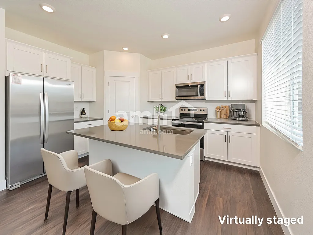 3 bed, 2.5 bath, 1766 sqft, $3,375 — Photo 4