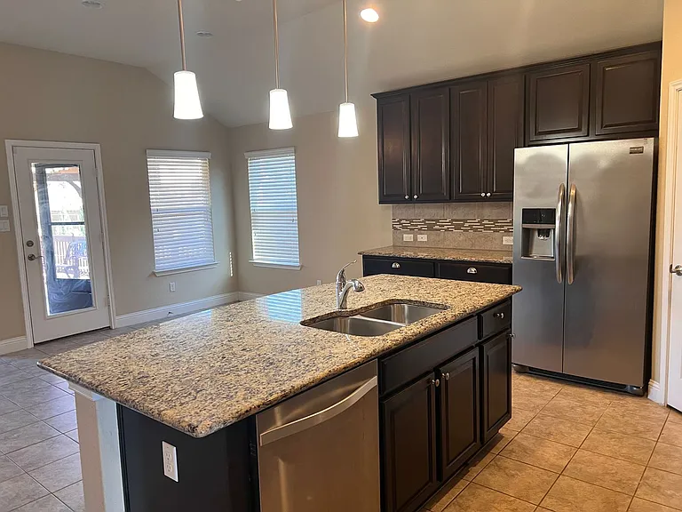 849 Olive Ln — Photo 7