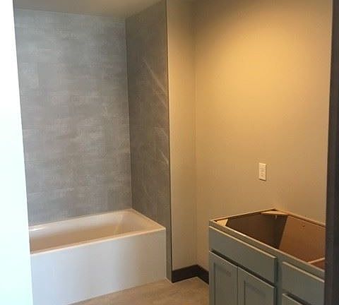 3rd image of 1300 Westwood Cir Unit A