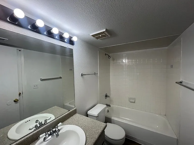 1035 S Elkhart Way #205 — Photo 10