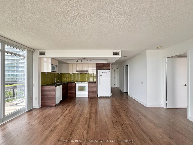 121 McMahon Dr #608 — Photo 13