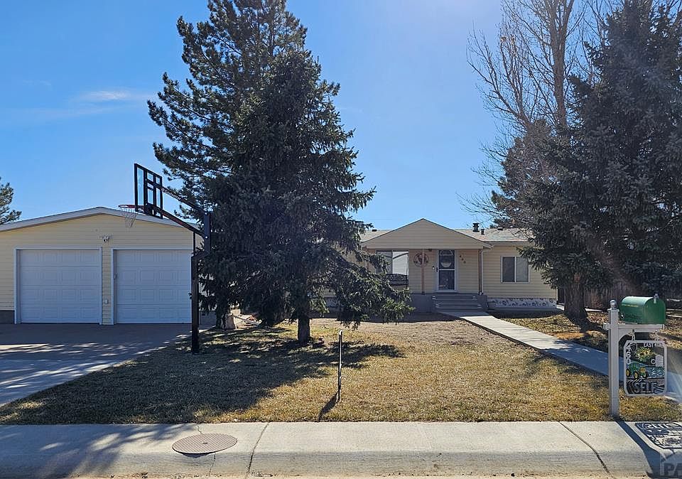 1st image of 460 E 4th Ave