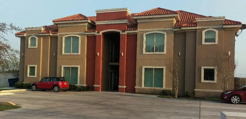 2 bed, 1351 sqft, $1,250 — Photo 1