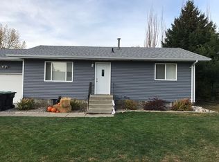 72 Custer Dr, Bismarck, ND 58504