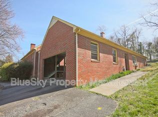 912 Saint Charles Ave #B, Charlottesville, VA 22901