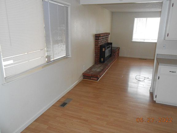 4th image of 1325 Stanford Dr