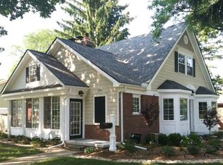 359 Washington Rd, Grosse Pointe, MI 48230