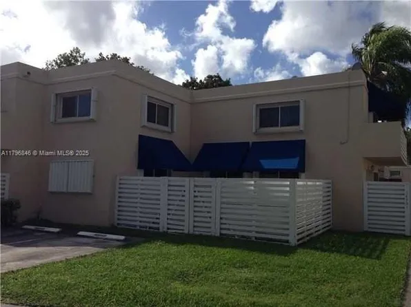 14351 SW 97th Ln, Miami, FL 33186
