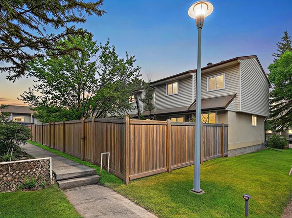 1767 Lakewood Rd S, Edmonton, AB T6K 3Y1