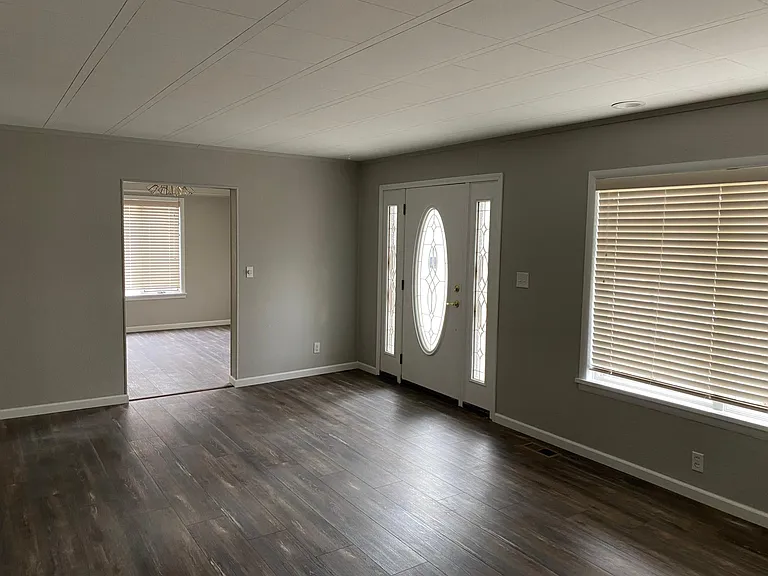 200 W Ash St — Photo 2