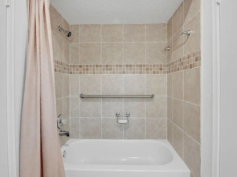 17807 Asphodel Ln — Photo 32