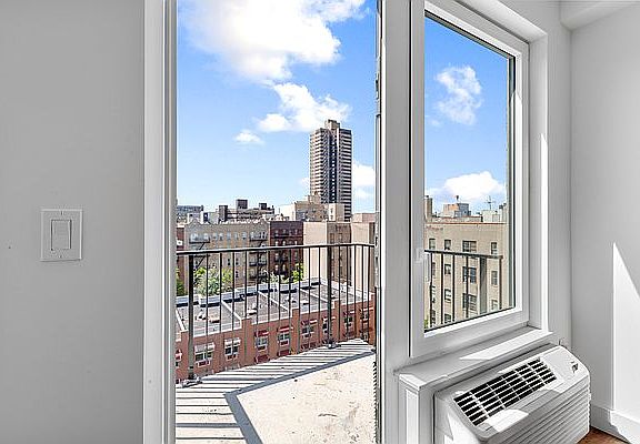 5th image of 2069 Honeywell Ave #2B