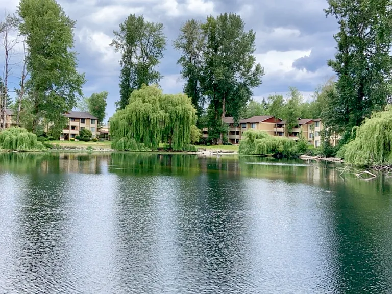 Hidden Lake Apartments — Photo 1