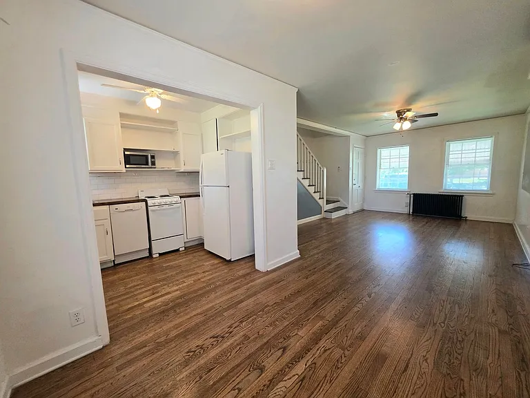 2038 N Grand Ave — Photo 4