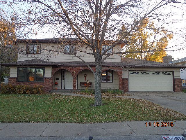 1st image of 814 William Ave