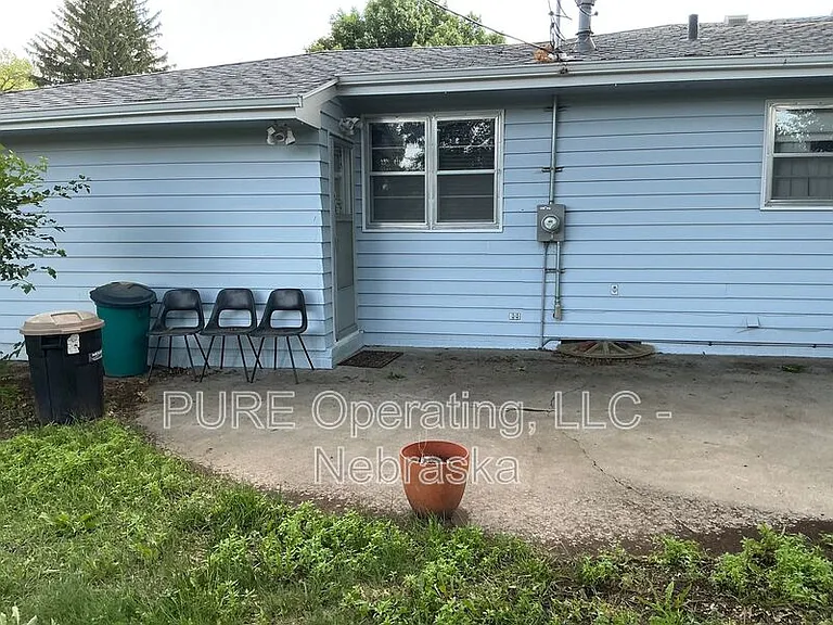 7602 Parker St — Photo 45