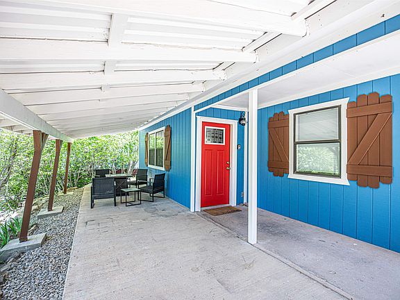 3rd image of 504 Balsam Ln
