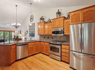 5590 Nathan Ln N UNIT 4, Plymouth, MN 55442