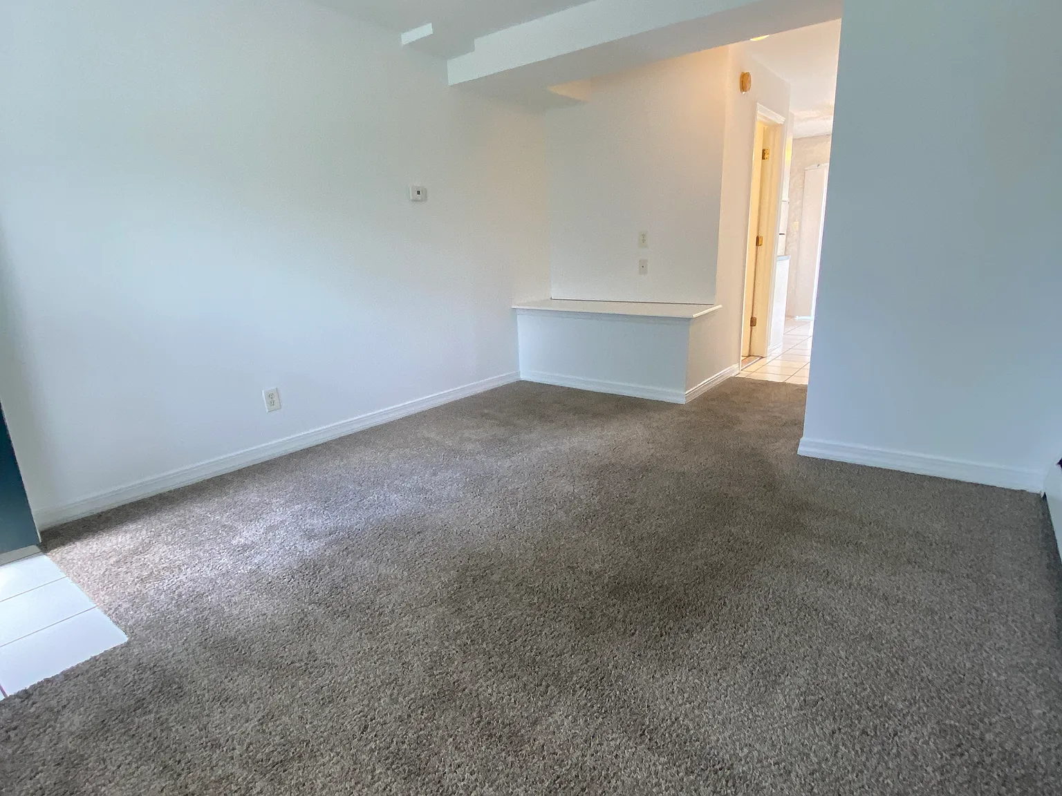 2 bed, 1.5 bath, 709 sqft, $1,150 — Photo 3